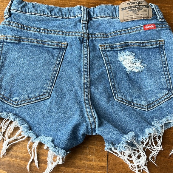 Wrangler Straight Fit Jean Shorts - Picture 11 of 14